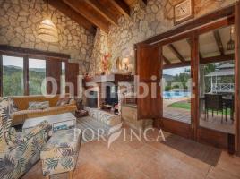 Casa (unifamiliar aislada), 230 m², cerca de bus y tren, seminuevo