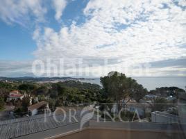 Casa (unifamiliar aislada), 224 m², cerca de bus y tren, seminuevo