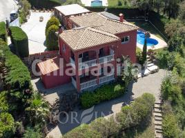 Houses (detached house), 230 m², near bus and train, almost new