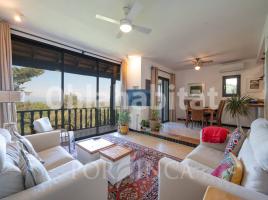  (unifamiliar aïllada), 264 m², près de bus et de train