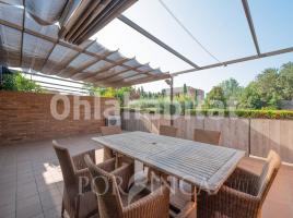 Apartamento, 135 m², cerca de bus y tren, seminuevo