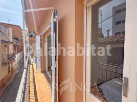 Apartamento, 120 m², cerca de bus y tren