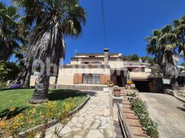Houses (detached house), 314 m², near bus and train