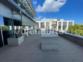 Louer , 440 m²