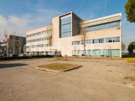 Louer , 440 m²