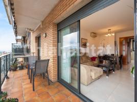 Piso, 100 m², cerca de bus y tren, seminuevo