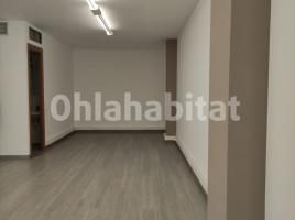 Louer , 361 m²