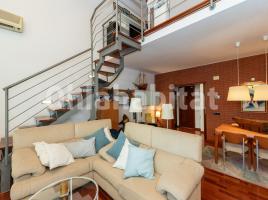Casa (unifamiliar aislada), 533 m², cerca de bus y tren