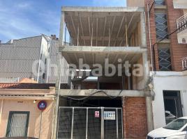 Casa (unifamiliar aislada), 292.75 m², cerca de bus y tren