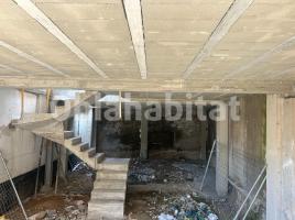Casa (unifamiliar aislada), 292.75 m², cerca de bus y tren