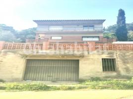 Casa (unifamiliar aislada), 235 m², cerca de bus y tren