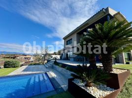 Houses (detached house), 444.50 m², near bus and train, almost new