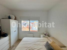 Pis, 58 m², près de bus et de train