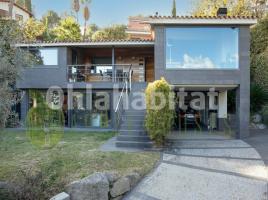 Houses (detached house), 338 m², near bus and train, Calle Elionor Cisa