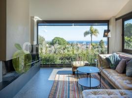 Houses (detached house), 338 m², near bus and train, Calle Elionor Cisa