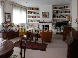 Flat, 109 m², near bus and train