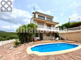 Houses (detached house), 286 m², near bus and train