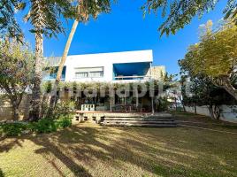 Casa (unifamiliar aïllada), 530 m², prop de bus i tren, Patos