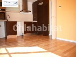 Pis, 55 m², prop de bus i tren,  (Centre) 