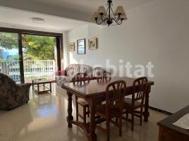 For rent flat, 90 m², near bus and train, primera linea de mar