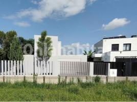 Casa (unifamiliar aïllada), 222 m², prop de bus i tren, nou, Fornells Parc