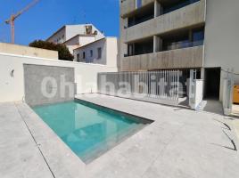 Piso, 93.85 m², cerca de bus y tren, nuevo