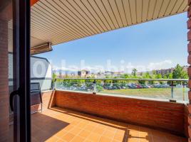 Flat, 132 m², near bus and train, almost new, Calle den Perot Rocaguinarda