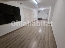 Alquiler local comercial, 341 m², cerca de bus y tren, Calle de Robrenyo