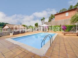 Altres, 239 m², prop de bus i tren
