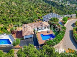 Casa (xalet / torre), 373 m², seminou, Calle de Zuric
