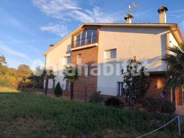 Louer  (xalet / torre), 330 m², presque neuf
