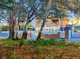 Houses (villa / tower), 236 m², almost new