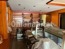 Lloguer local comercial, 140 m², prop de bus i tren
