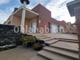  (unifamiliar adossada), 250 m², presque neuf