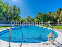 Pis, 133 m², presque neuf, Zona