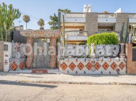 Houses (villa / tower), 257 m², Calle J. Salazar