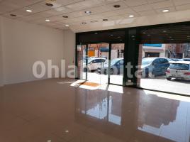 For rent shop, 70 m², near bus and train