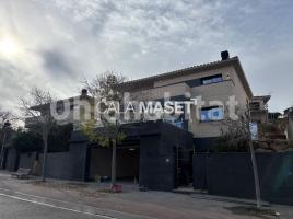  (unifamiliar aïllada), 369 m², presque neuf