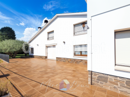  (xalet / torre), 330 m²