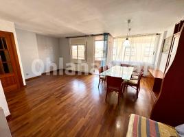 Piso, 92 m², cerca de bus y tren