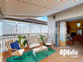 Houses (villa / tower), 226 m², near bus and train