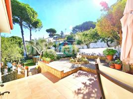 Houses (villa / tower), 219 m²