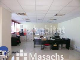 , 2110 m², Zona