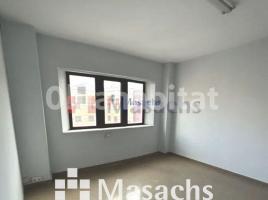 Louer , 83 m², Zona