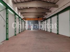 Louer , 870 m², Zona