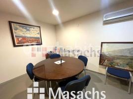 Louer , 89 m², Zona