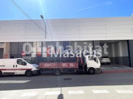 Louer , 900 m², Zona