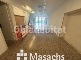 Louer , 220 m², Zona