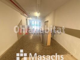 Louer , 220 m², Zona