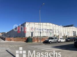 Louer , 3900 m², Zona